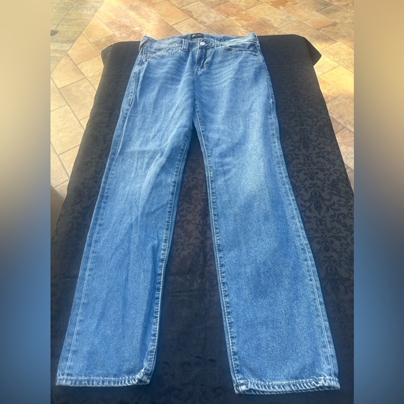 True Religion GENO Relaxed Slim size 33
Inseam 34” - Picture 3 of 8